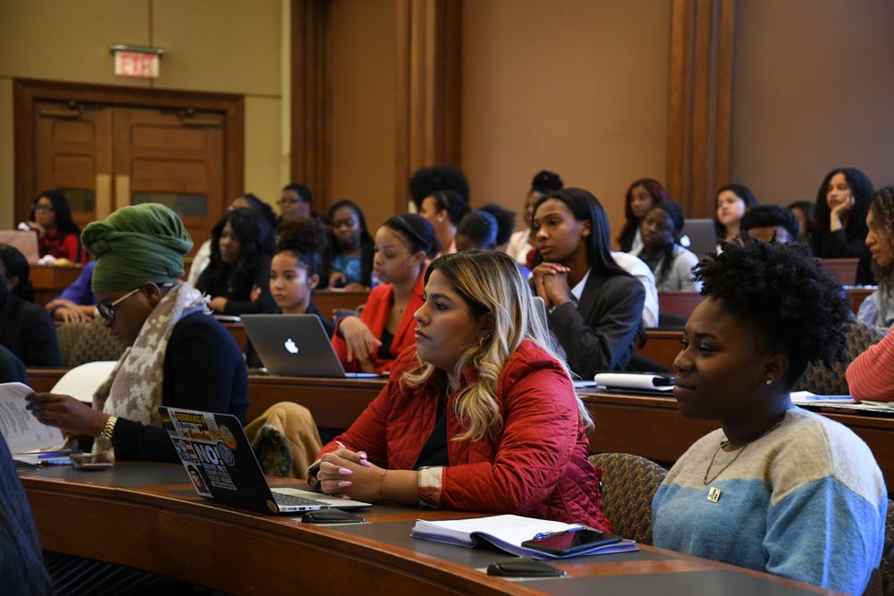 Aspiring lawyers in a mock law school class